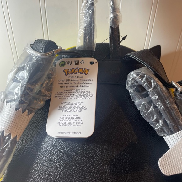 NEW Loungefly Pokémon Pikachu Backpack - Picture 6 of 9